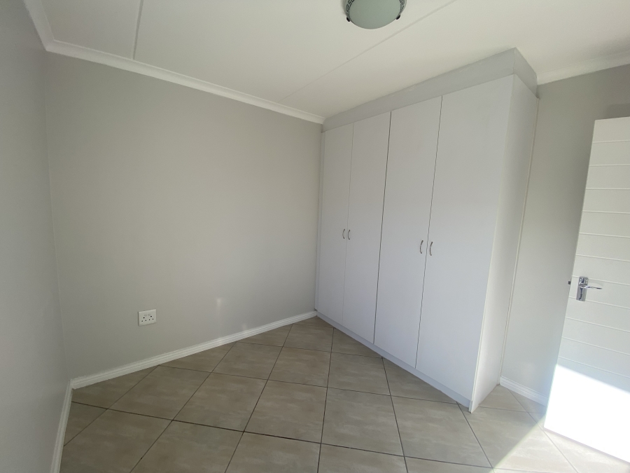 To Let 2 Bedroom Property for Rent in Buh Rein Estate Western Cape